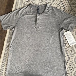 Men’s Lululemon metal vent tech henley